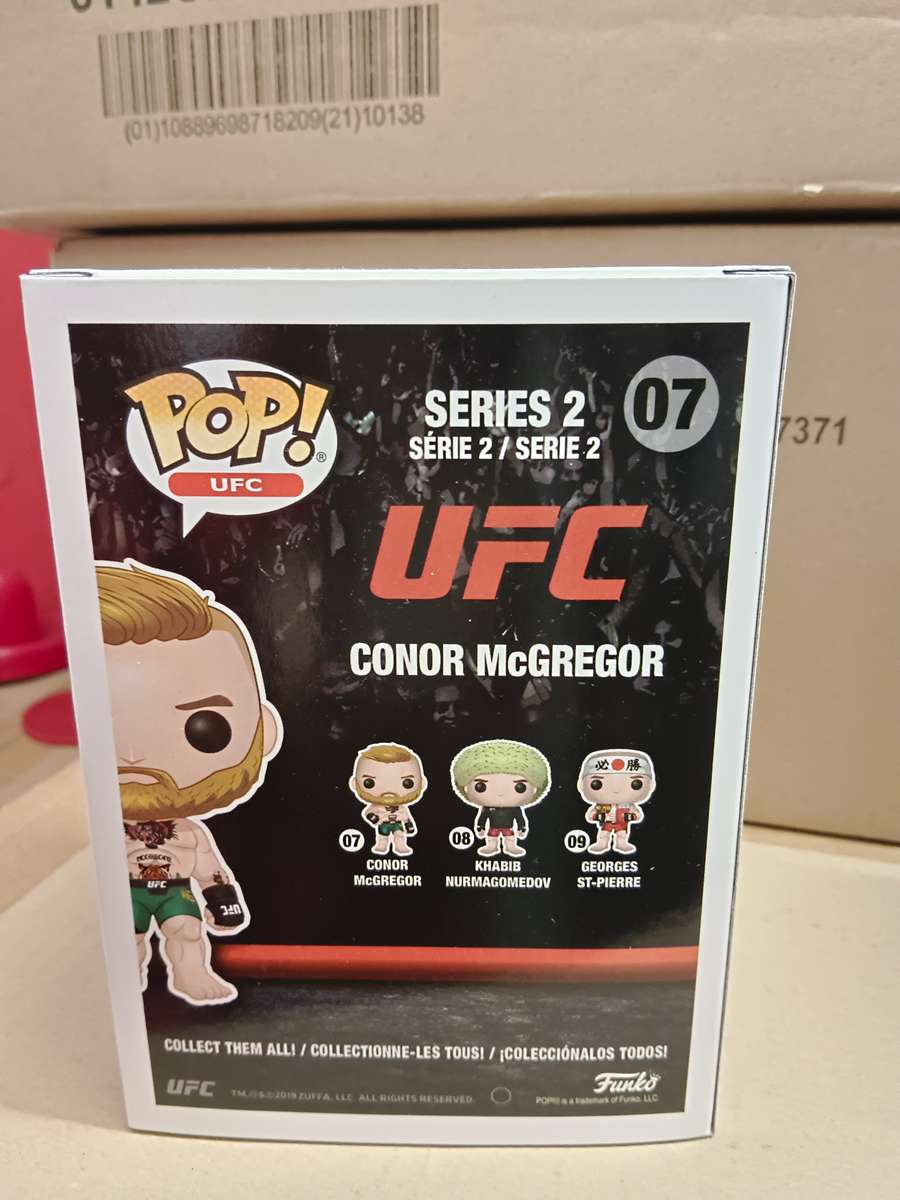 Funko POP! UFC CONOR MCGREGOR VINYL FIG ( WITH POP PROTECTOR )
