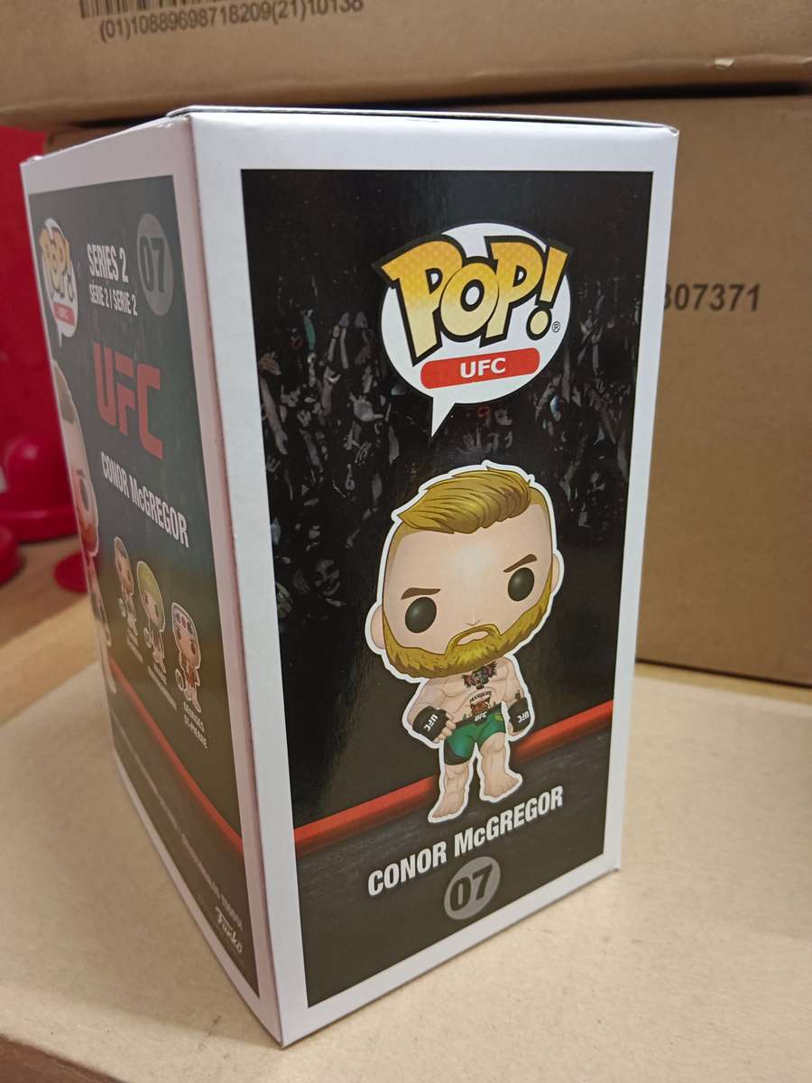 Funko POP! UFC CONOR MCGREGOR VINYL FIG ( WITH POP PROTECTOR )