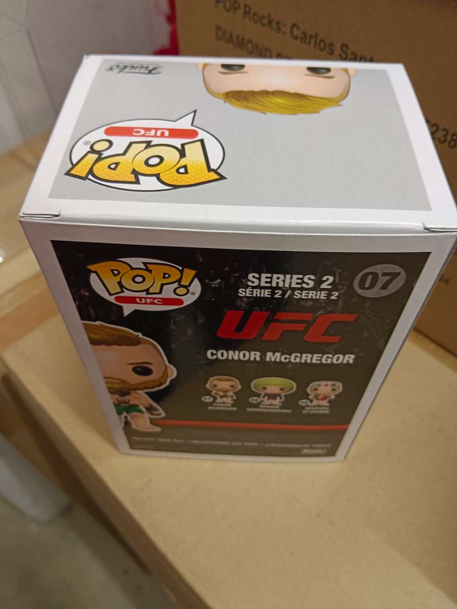 Funko POP! UFC CONOR MCGREGOR VINYL FIG ( WITH POP PROTECTOR )