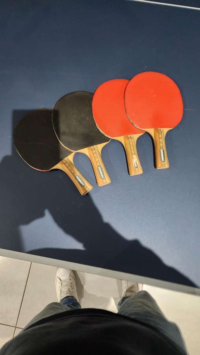 TABLE TENNIS TABLE WITH 4 X RACKETS - COMPLETE AS IN PICTURES