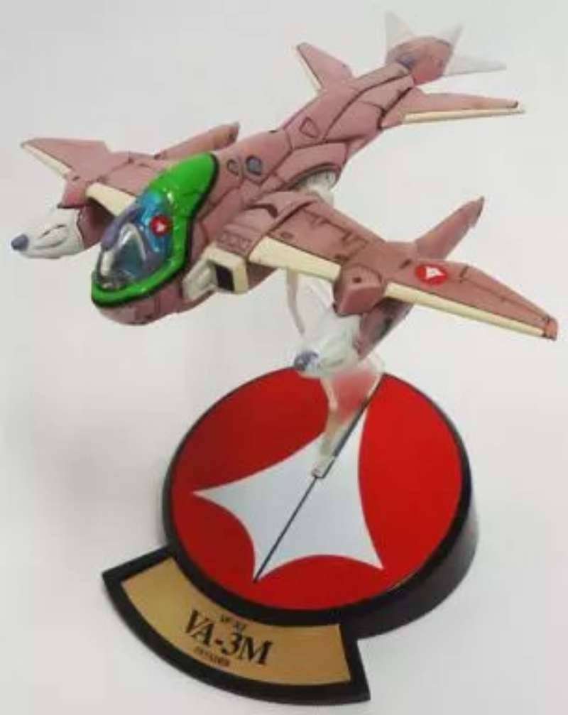 Macross VA-3M Invader Mini Figure 1/200