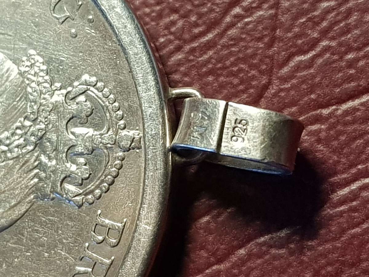 1891 British Sterling Silver Crown Set in Sterling Silver - [31,3 g]