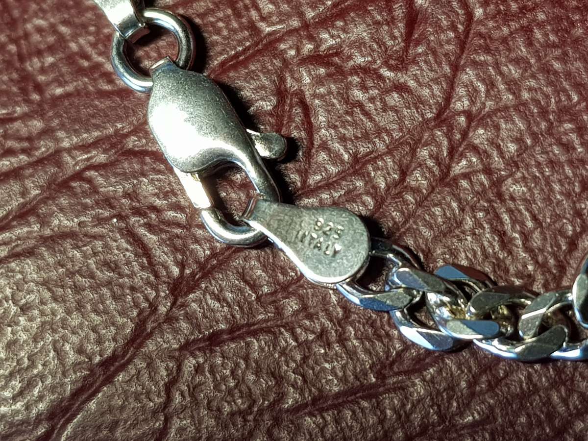 Lovely Long Genuine Solid Sterling Silver Necklace in Very Good Condition - [16,2 g]