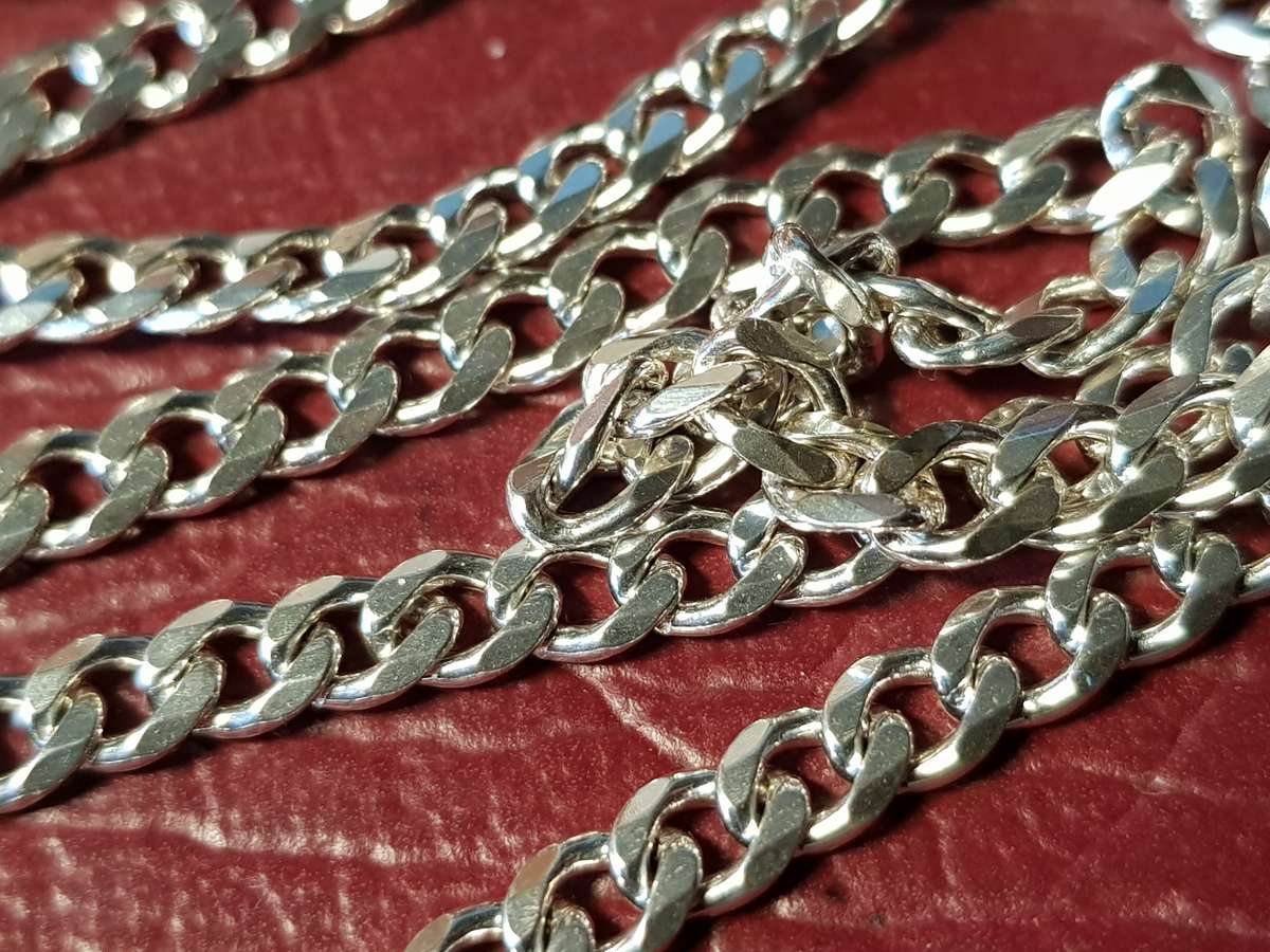 Lovely Long Genuine Solid Sterling Silver Necklace in Very Good Condition - [16,2 g]