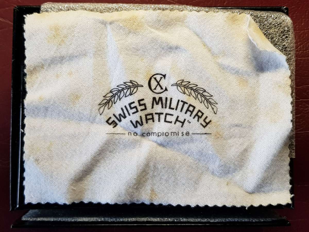 Swiss Military Quartz With New Battery In Original Box With Certificate In Excellent Condition