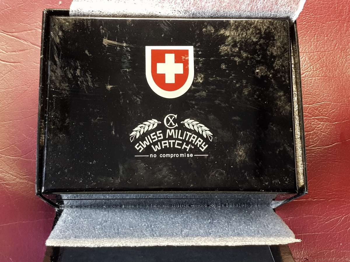 Swiss Military Quartz With New Battery In Original Box With Certificate In Excellent Condition
