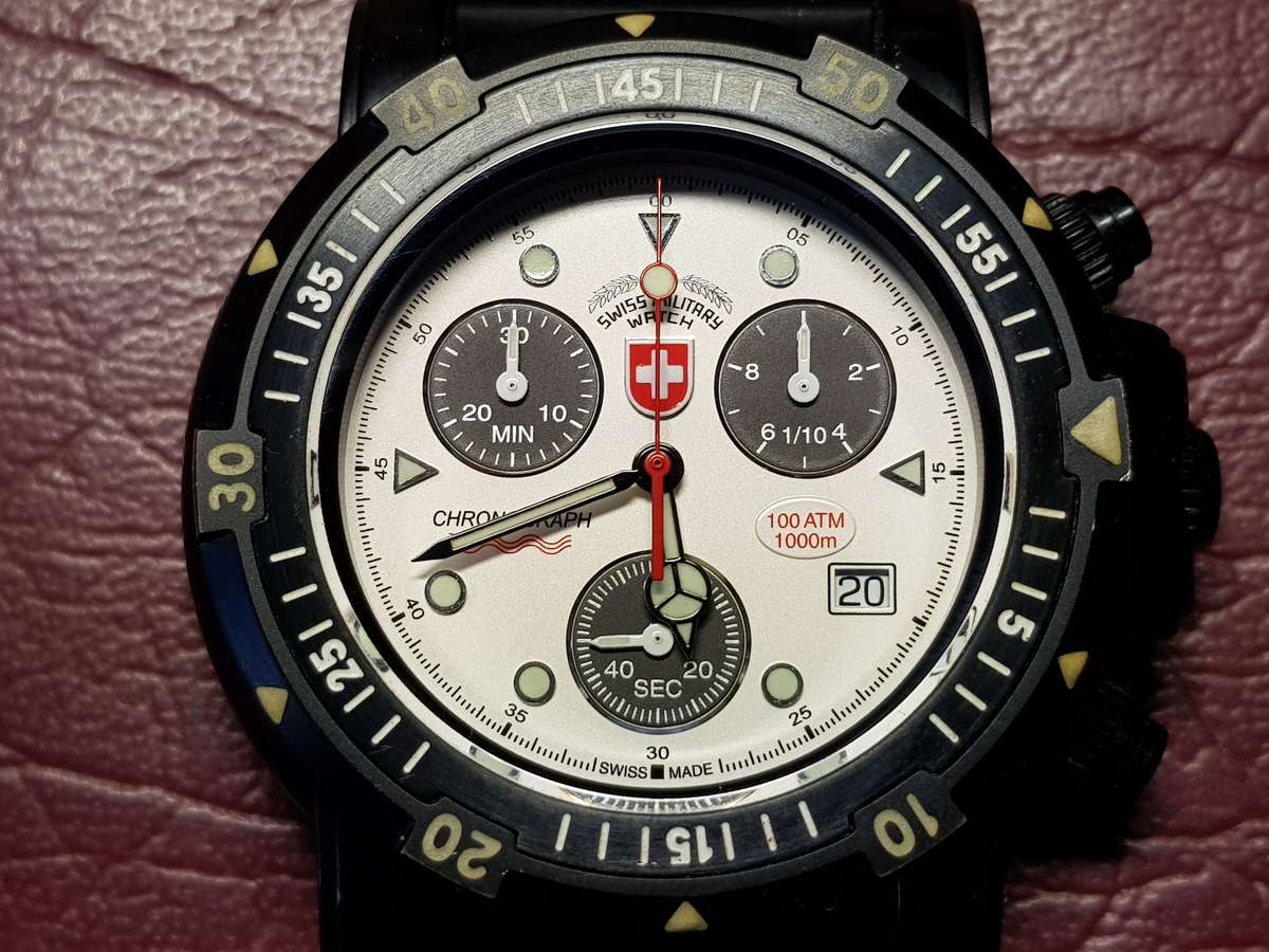 Swiss Military Quartz With New Battery In Original Box With Certificate In Excellent Condition