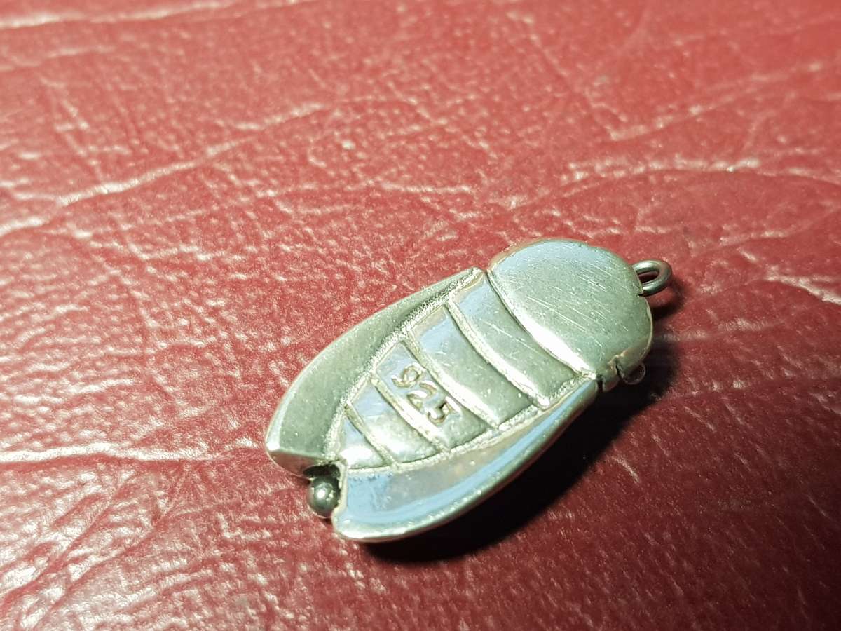 Lovely Genuine Solid Sterling Silver Charm - [4,9 g]