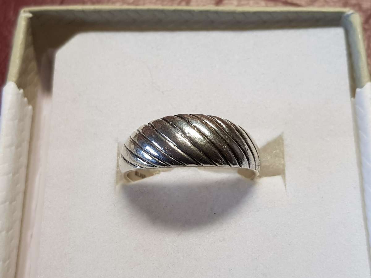 Lovely Genuine Solid Sterling Silver Ring In Good Condition - [3,1 g]