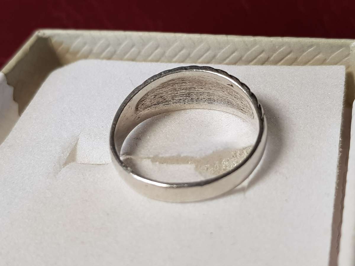 Lovely Genuine Solid Sterling Silver Ring In Good Condition - [3,1 g]