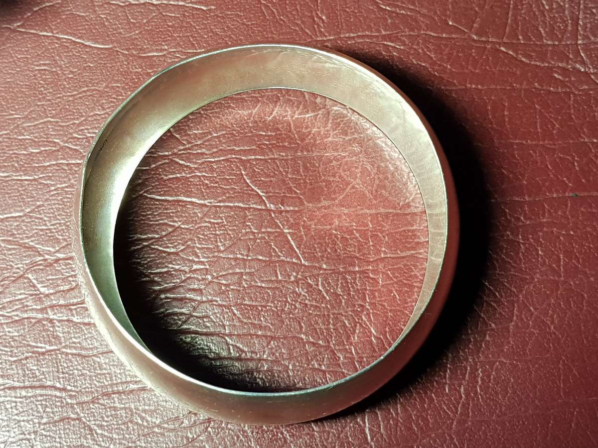 Lovely Genuine Solid Sterling Silver Bangle In Good Condition - [30,8 g]