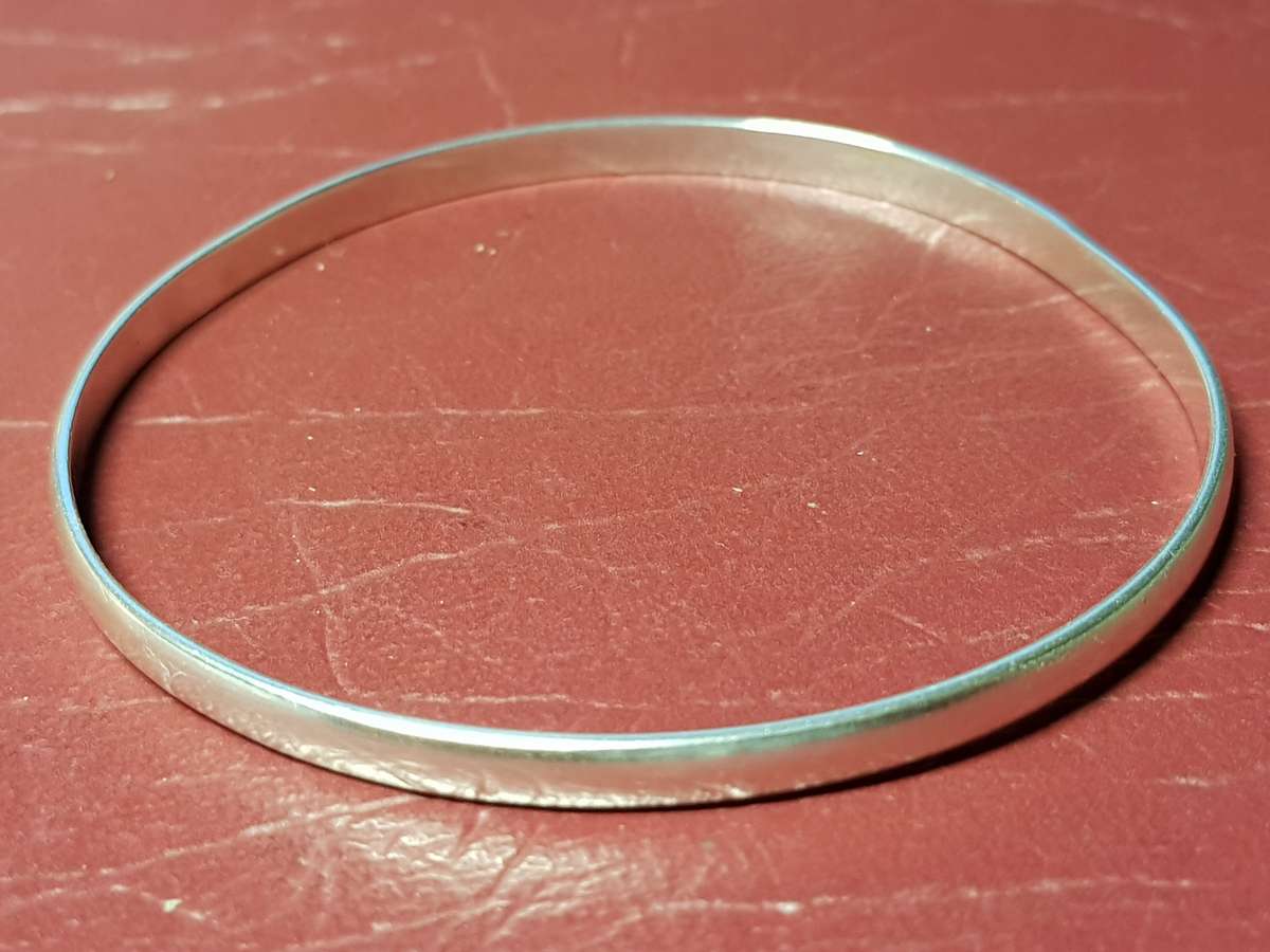 Lovely Genuine Solid Sterling Silver Bangle In Good Condition - [10,9 g]
