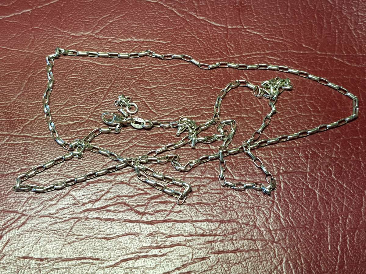 Lovely Long Solid Sterling Silver Necklace With Lobster Clasp In Very Good Condition - [5,9 g]