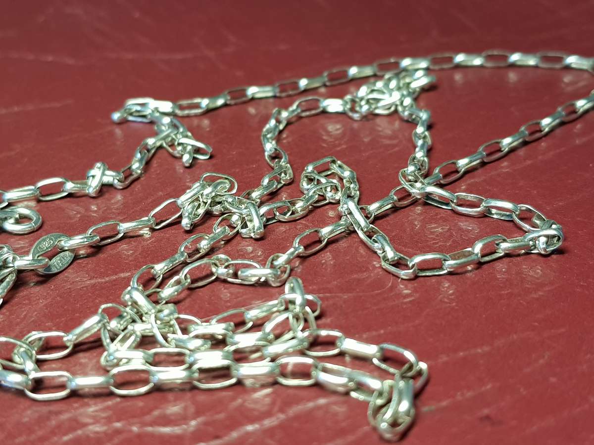 Lovely Long Solid Sterling Silver Necklace With Lobster Clasp In Very Good Condition - [5,9 g]