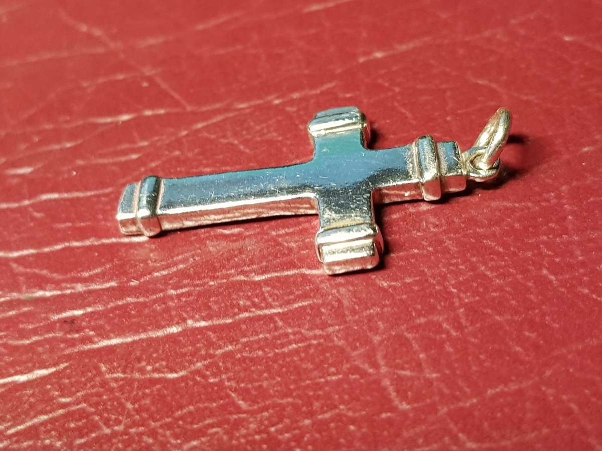 Lovely Genuine Solid Sterling Silver Cross Pendant - [2,5g  Length 30 mm]