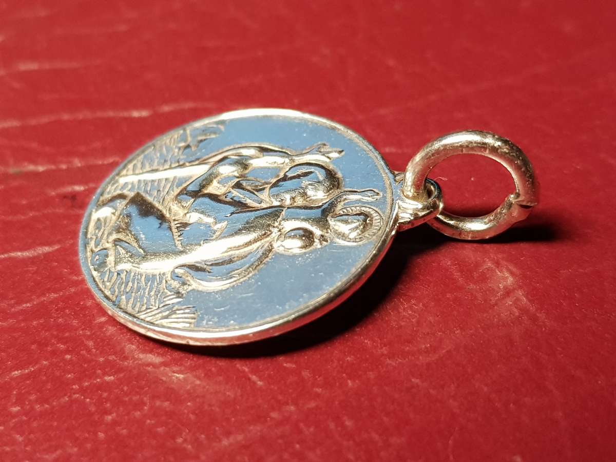 Lovely Genuine Sterling Silver St Christopher Pendant Very Good Condition -[Diameter 20 mm : 3,9 g]