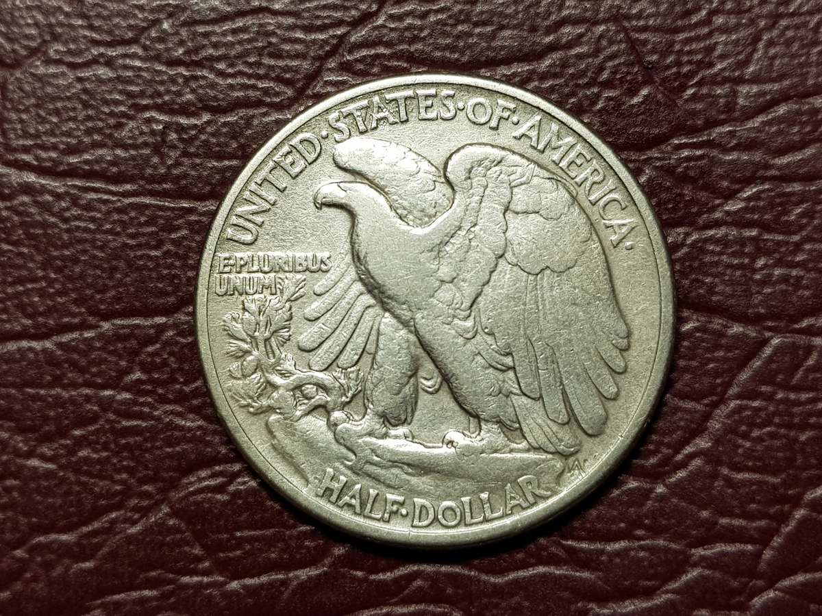 1945 USA Silver Walking Liberty Half Dollar
