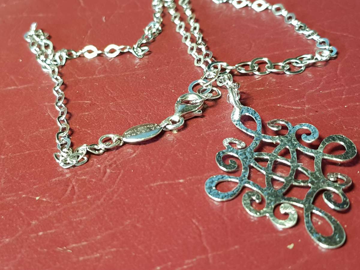 Lovely Genuine Solid Sterling Silver Bassano Necklace With Pendant in Excellent Condition - [5,9 g]