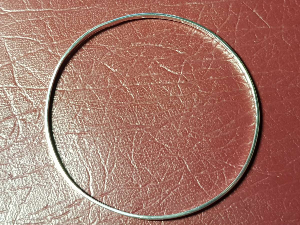 Lovely Genuine Solid Sterling Silver Bangle In Good Condition - [4,6 g]