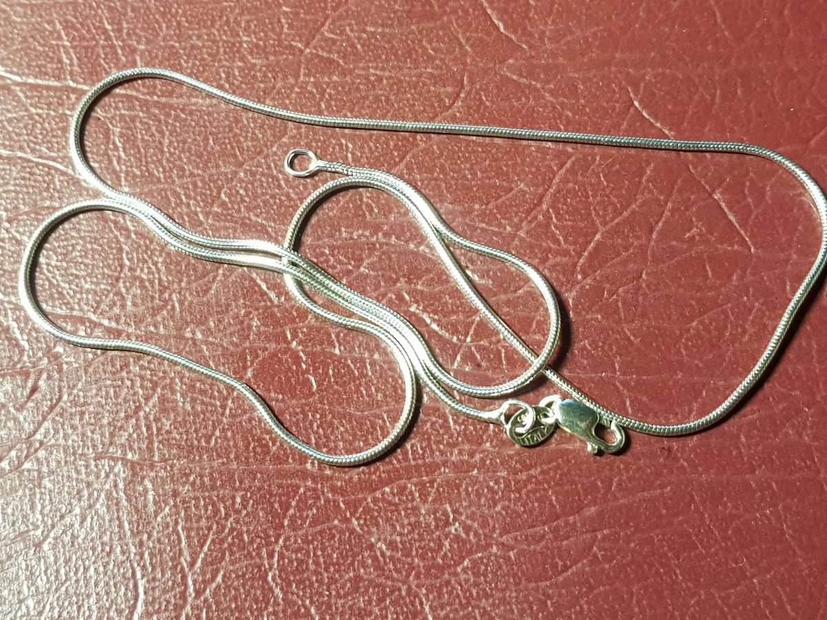 Lovely Genuine Solid Sterling Silver Snake Necklace With Italian Clasp In Good Condition - [4,25 g]