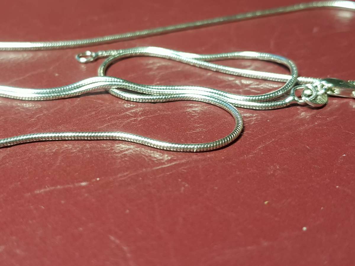 Lovely Genuine Solid Sterling Silver Snake Necklace With Italian Clasp In Good Condition - [4,25 g]