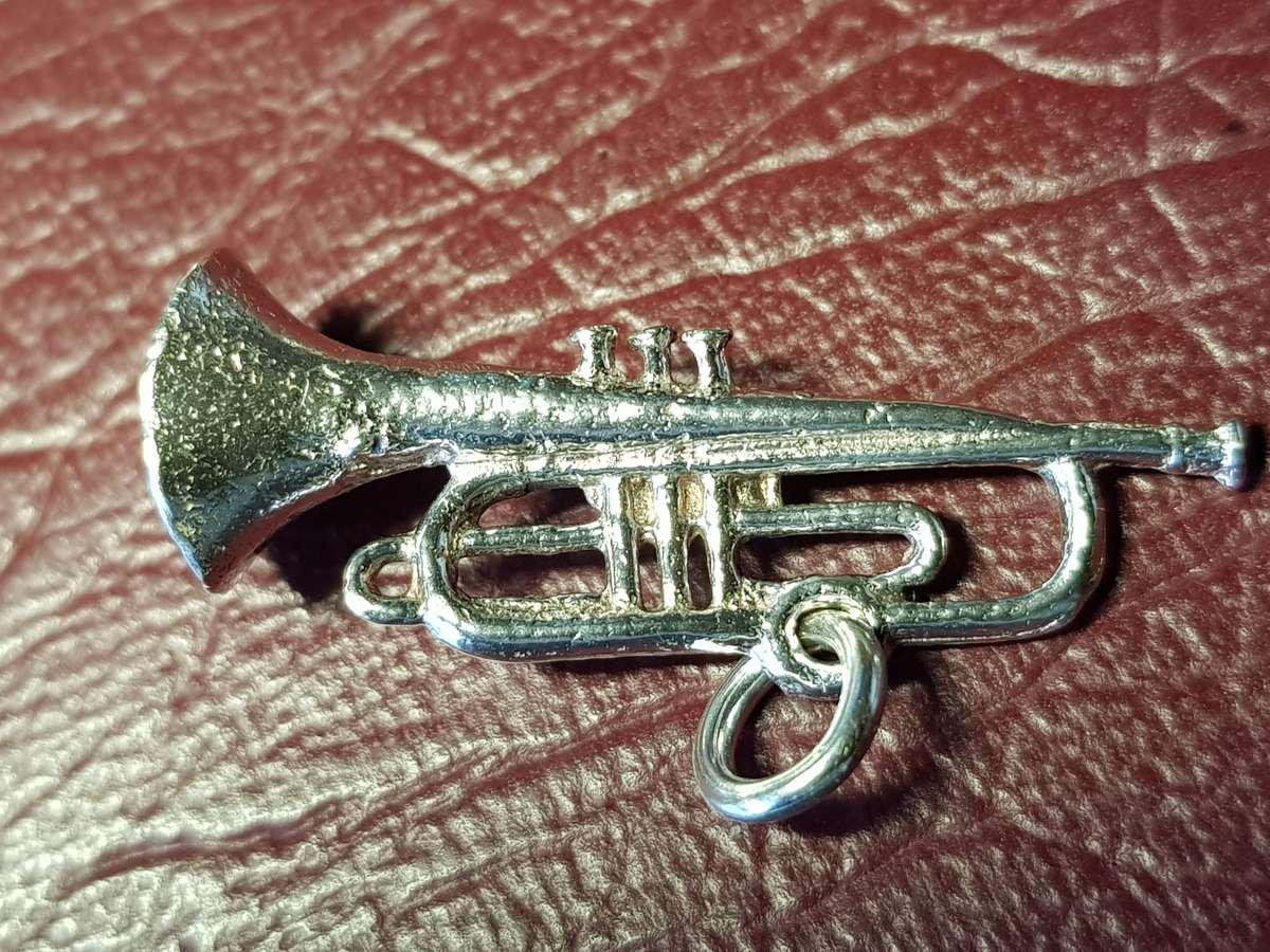 Lovely Genuine Solid Sterling Silver Charm - [Length 30 mm  2,6 g]