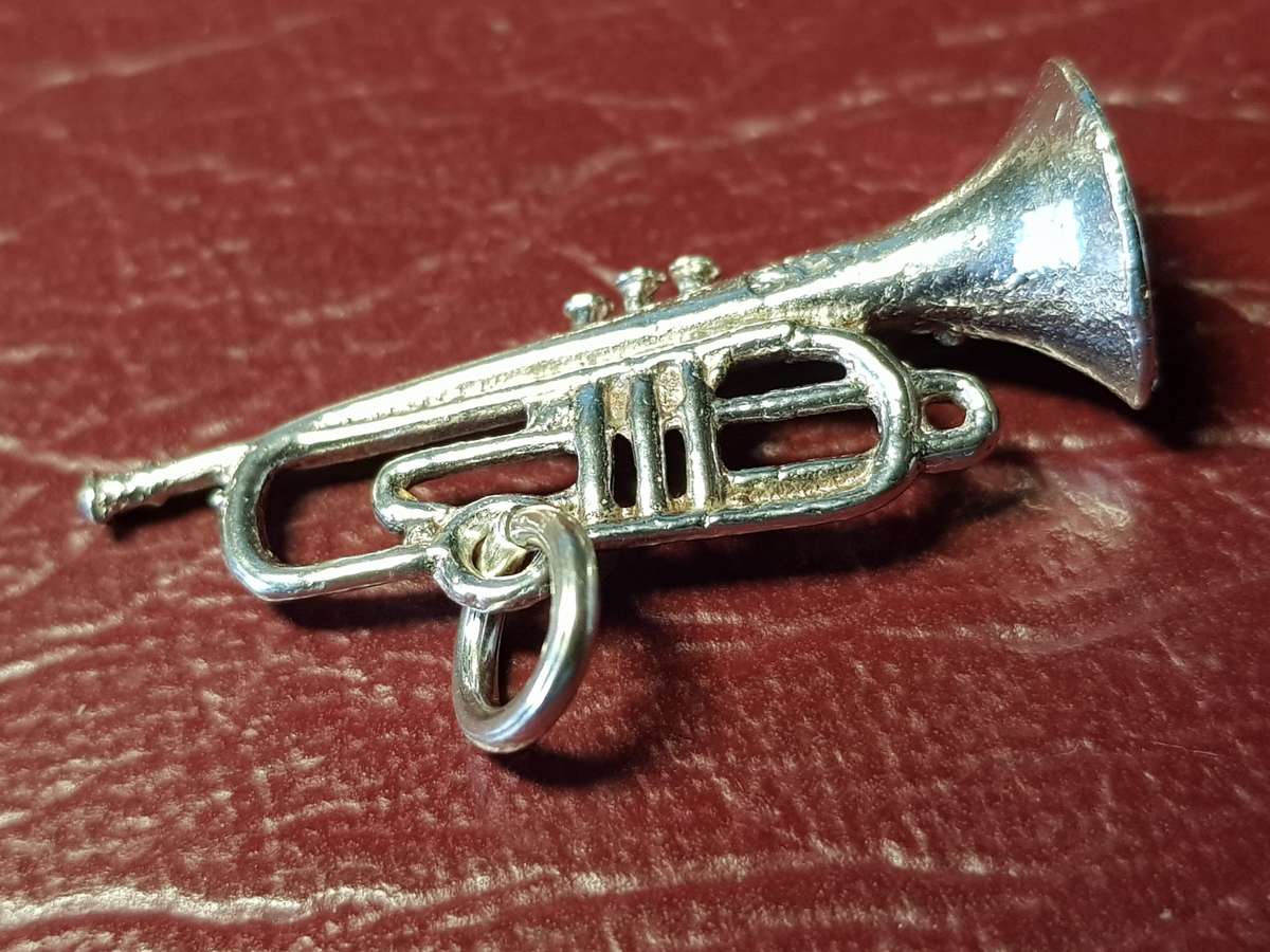 Lovely Genuine Solid Sterling Silver Charm - [Length 30 mm  2,6 g]