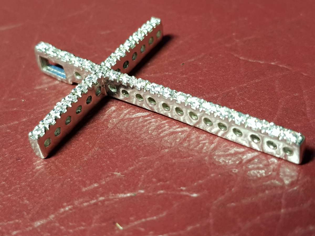 Lovely Genuine Solid Sterling Silver Cross Pendant In Excellent Condition - [4,75 g]