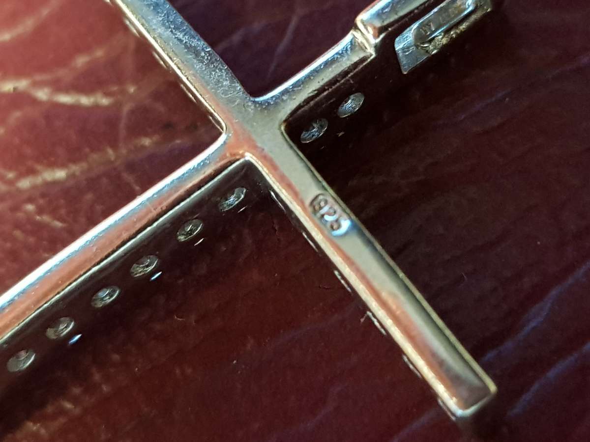 Lovely Genuine Solid Sterling Silver Cross Pendant In Excellent Condition - [4,75 g]