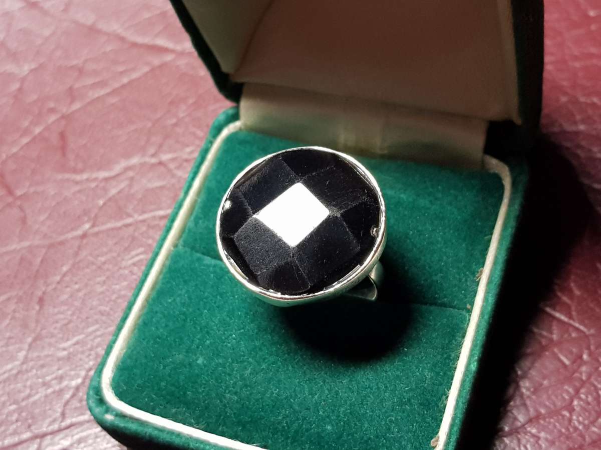 Lovely Genuine Solid Sterling Silver Ring In Good Condition - [5,2 g]
