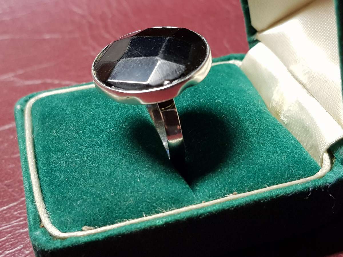 Lovely Genuine Solid Sterling Silver Ring In Good Condition - [5,2 g]