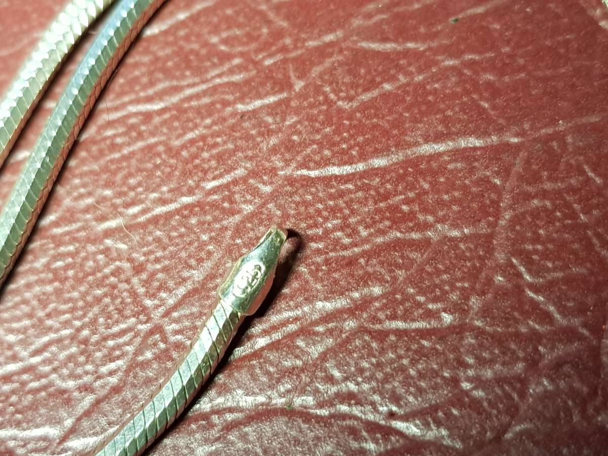 Lovely Solid Sterling Silver Snake Necklace With Italian Clasp In Excellent Condition - [13,6 g]*