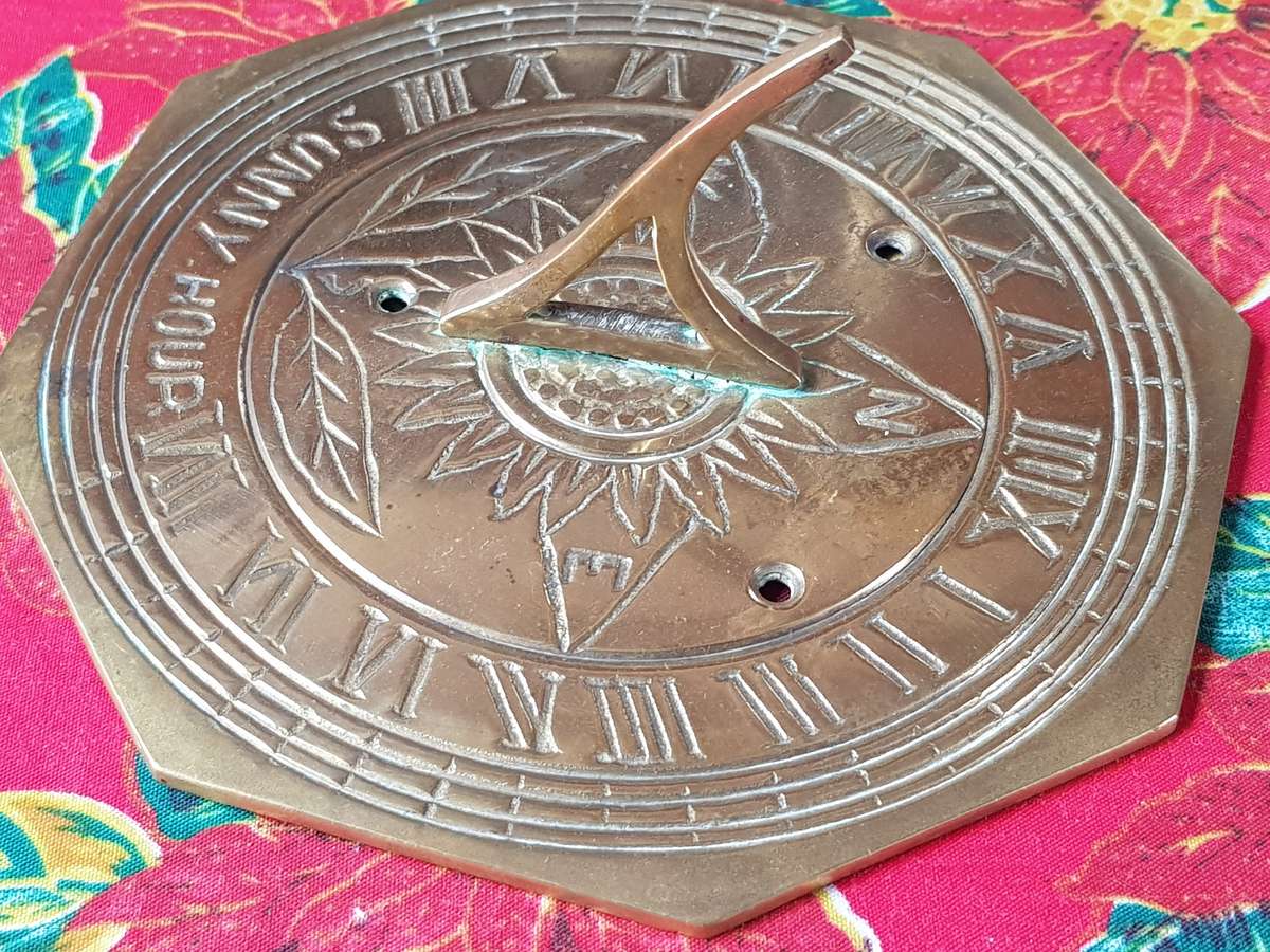 Vintage Copper Roman Sundial Clock Plate In Very Good Condition [Diameter 154 mm]