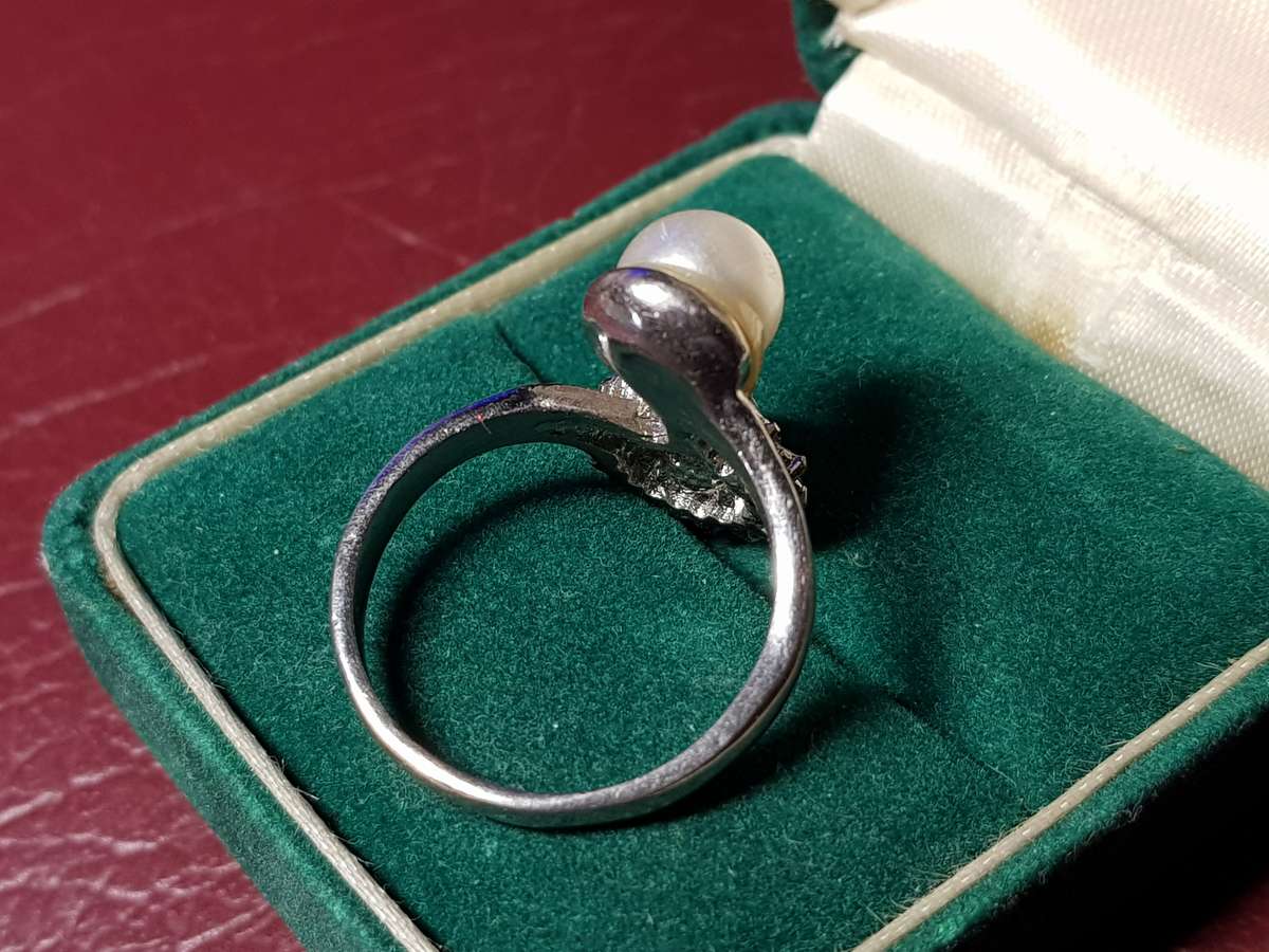 Lovely Ring In Very Good Condition - [Size R]