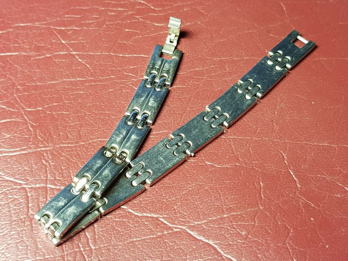 Lovely Stainless Steel Bracelet In Very Good Condition - [Length 19 cm]