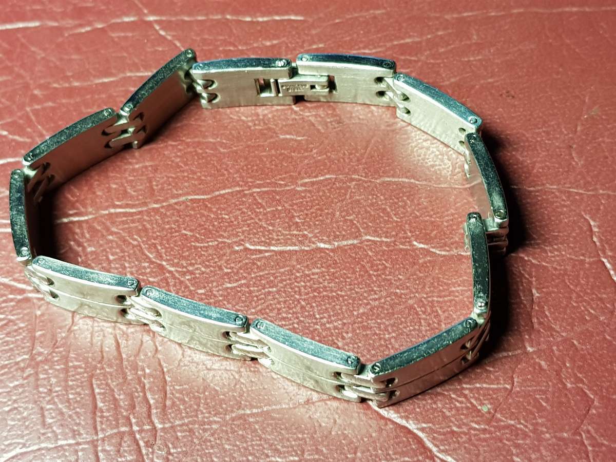 Lovely Stainless Steel Bracelet In Very Good Condition - [Length 19 cm]