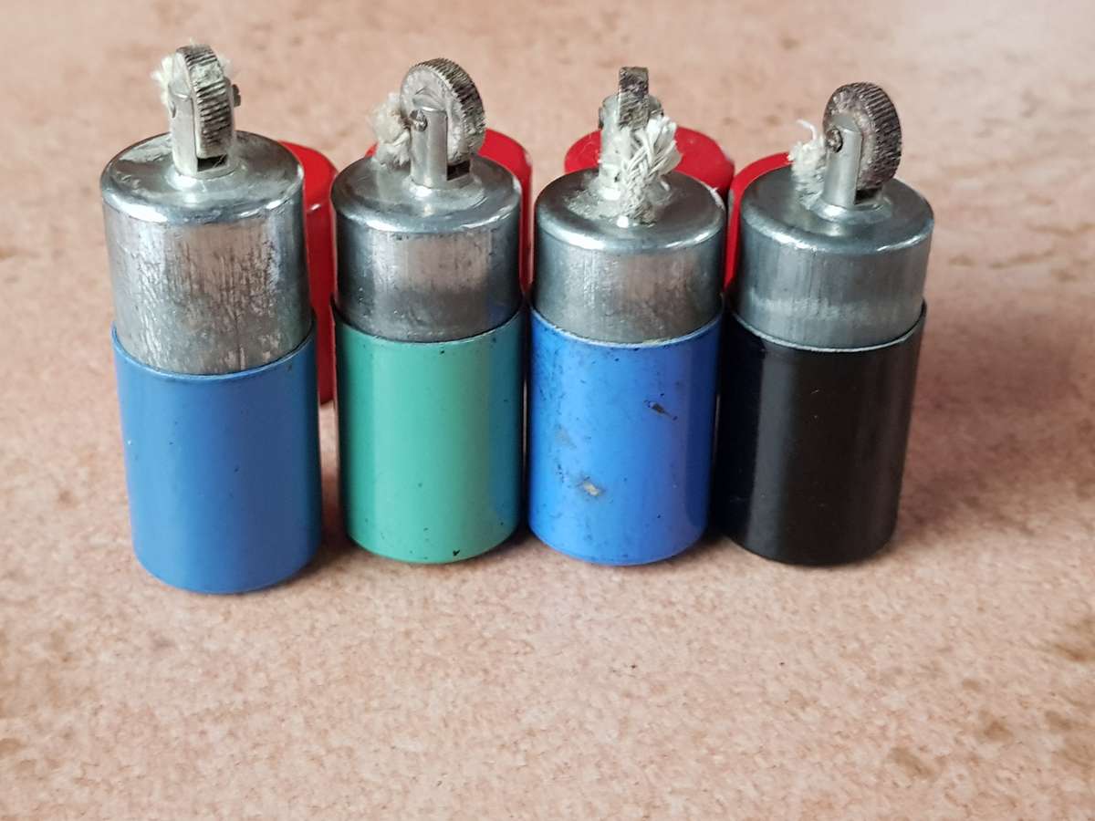 4 x Vintage Lighters Not Working - Length 5,5 cm - [Bid per lighter to take all]]