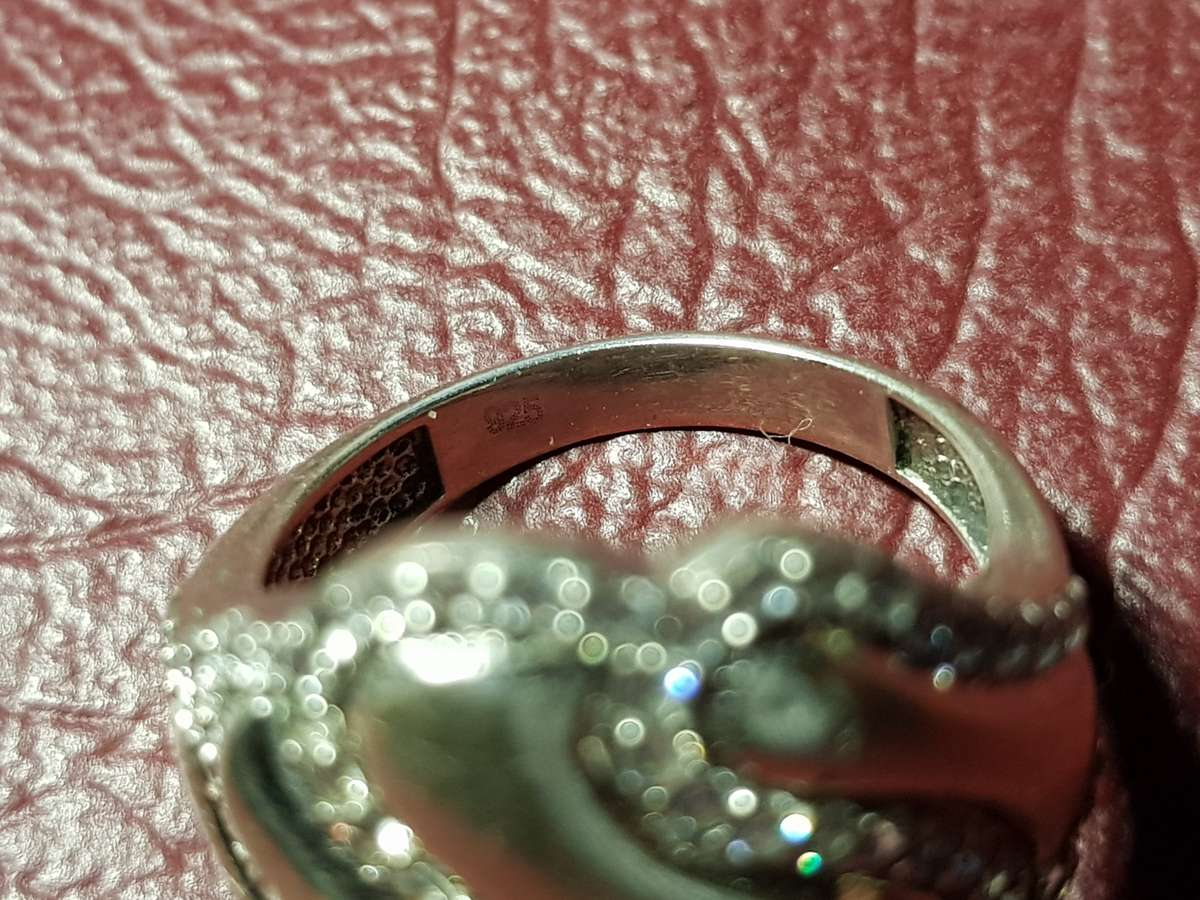 Lovely Genuine Solid Sterling Silver Ring In Excellent Condition - [5,6 g]