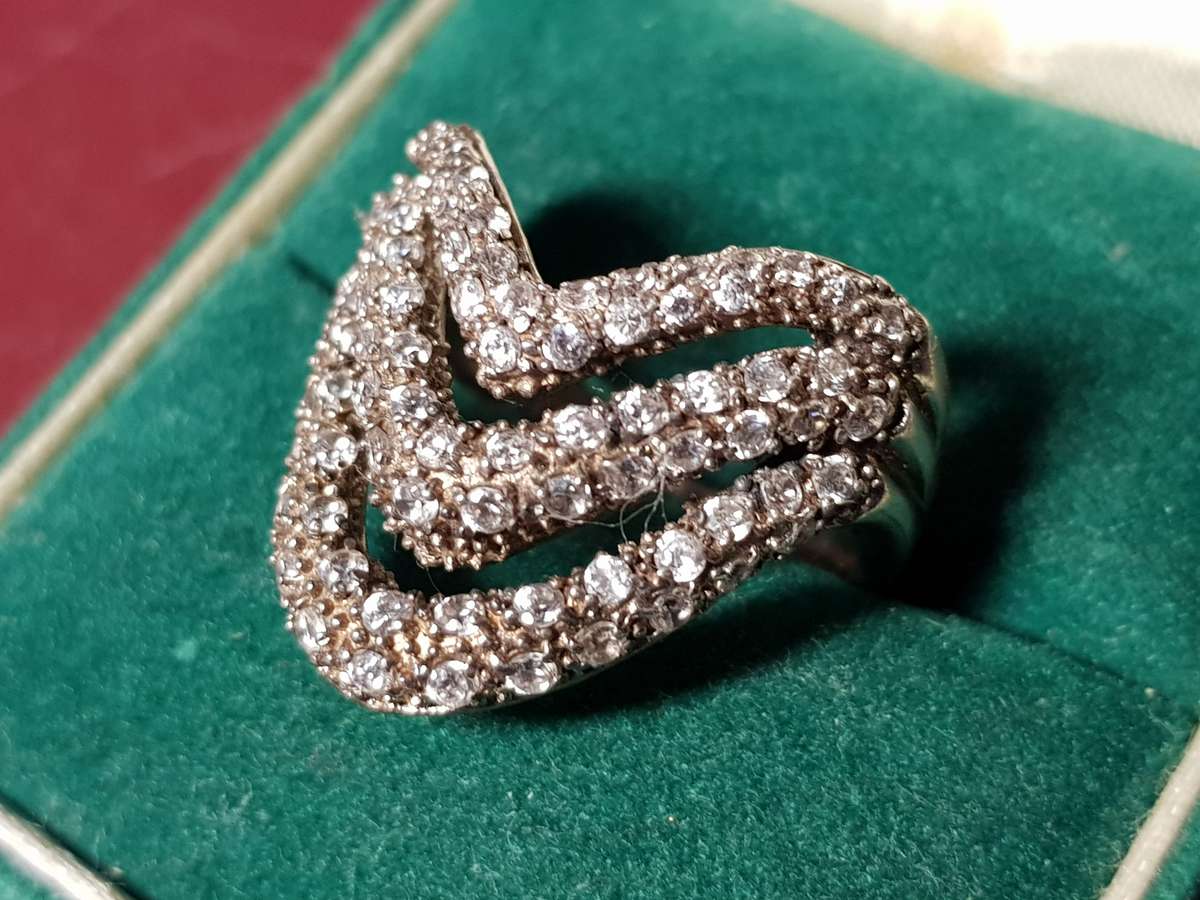 Lovely Genuine Solid Sterling Silver Ring In Very Good Condition - [7,5 g]