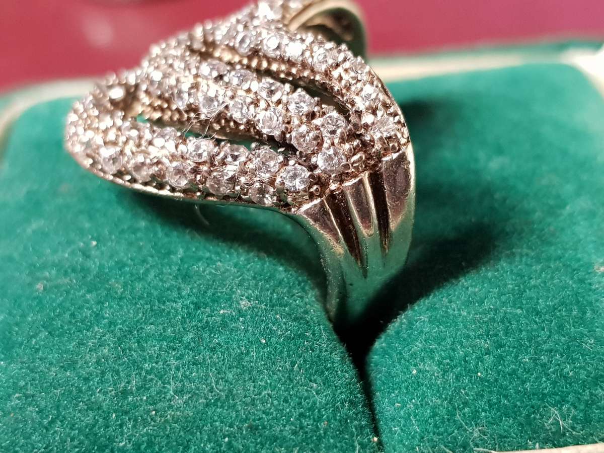 Lovely Genuine Solid Sterling Silver Ring In Very Good Condition - [7,5 g]