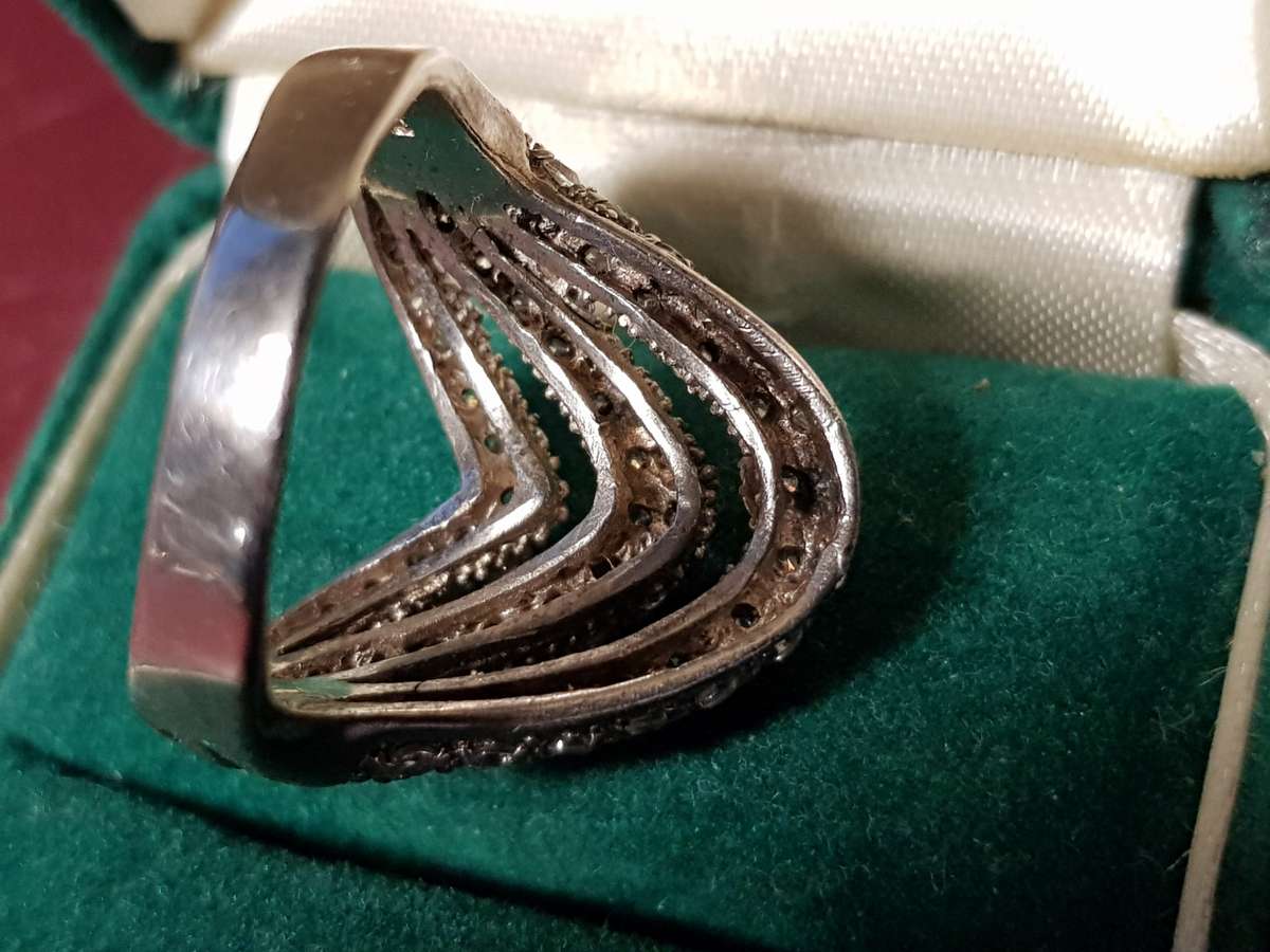 Lovely Genuine Solid Sterling Silver Ring In Very Good Condition - [7,5 g]