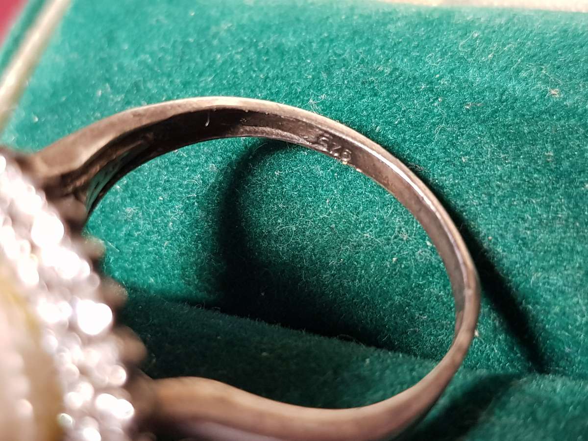 Lovely Genuine Solid Sterling Silver Ring In Good Condition - [5,2 g]