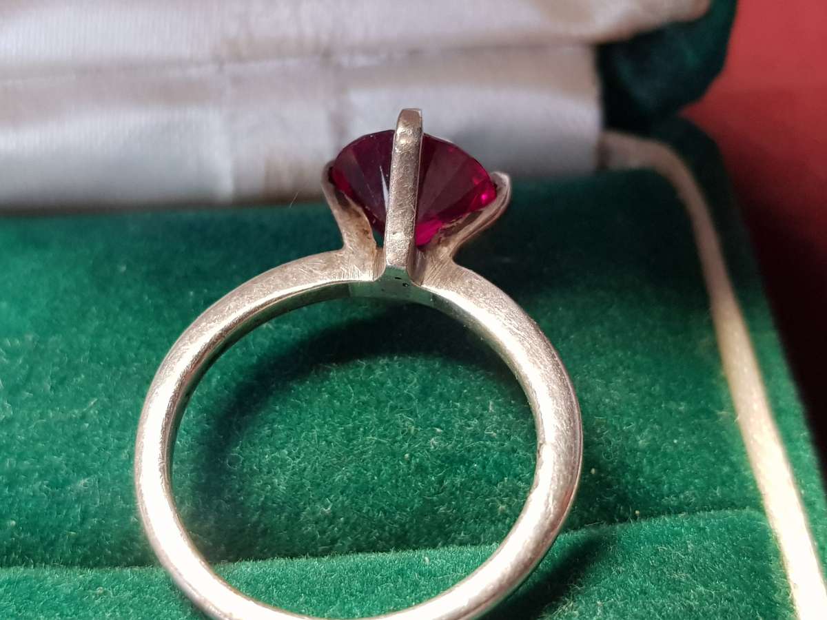 Lovely Genuine Solid Sterling Silver Ring In Very Good Condition - [2,5 g]