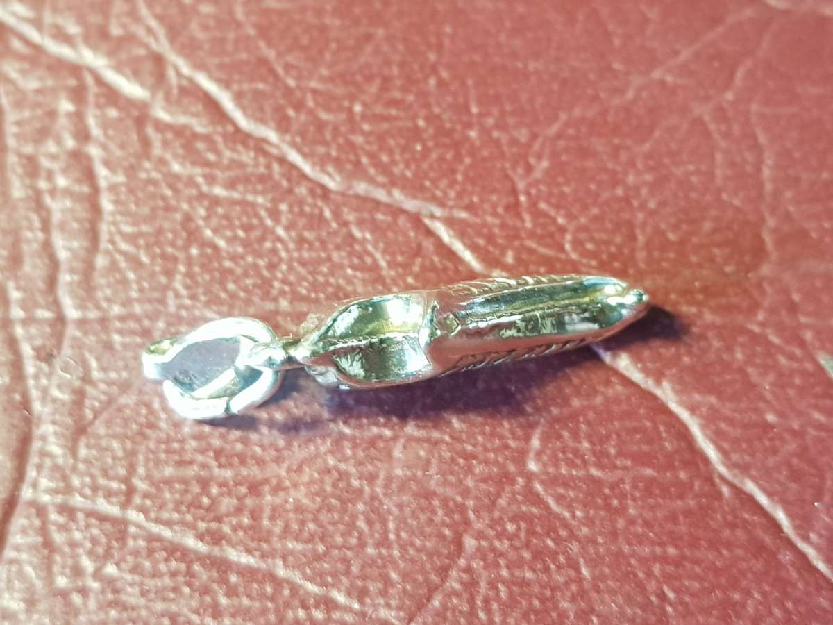 Lovely Genuine Solid Sterling Silver Charm In Perfect Condition - [ Length 22 mm. 1,53 g]