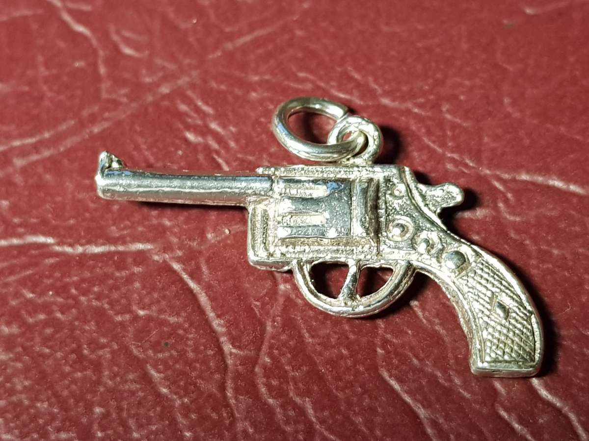 Lovely Genuine Solid Sterling Silver Charm In Perfect Condition - [ Length 30 mm. 3,37 g]