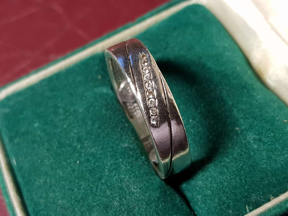 Lovely Genuine Solid Sterling Silver ICON Ring In Very Good Condition - [4,75 g]