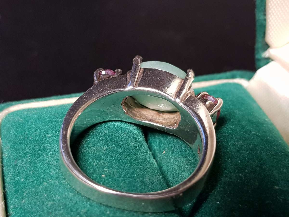 Lovely Genuine Solid Sterling Silver Ring In Excellent Condition - [9 g]