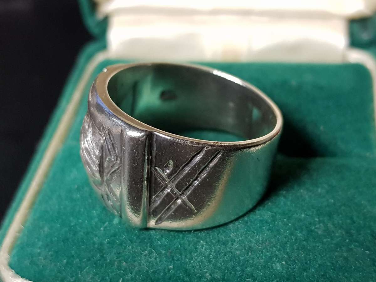 Lovely Genuine Solid Sterling Silver Ring In Very Good Condition - [9,6 g]