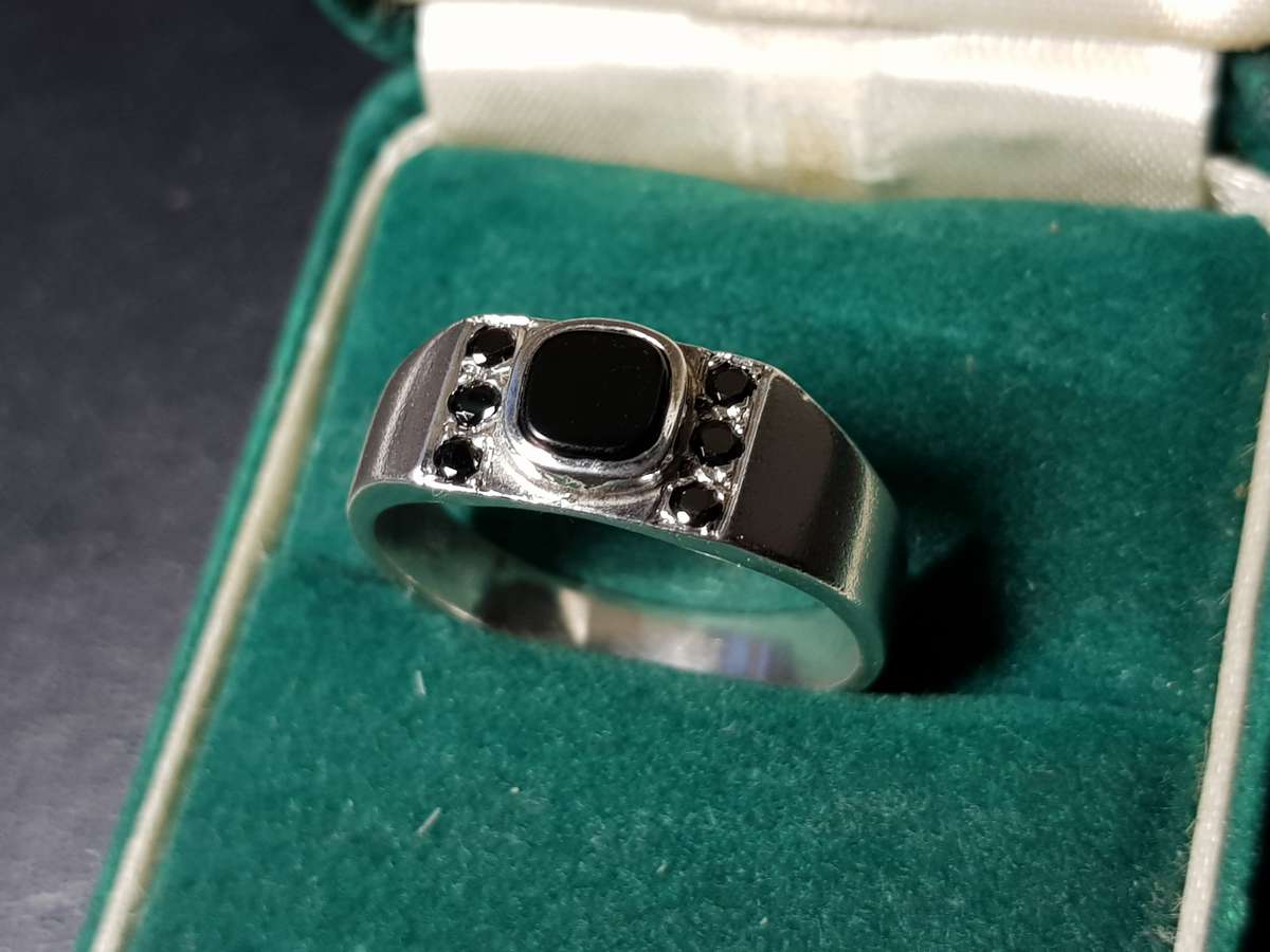 Lovely Genuine Solid Sterling Silver Ring In Excellent Condition - [5,75 g]