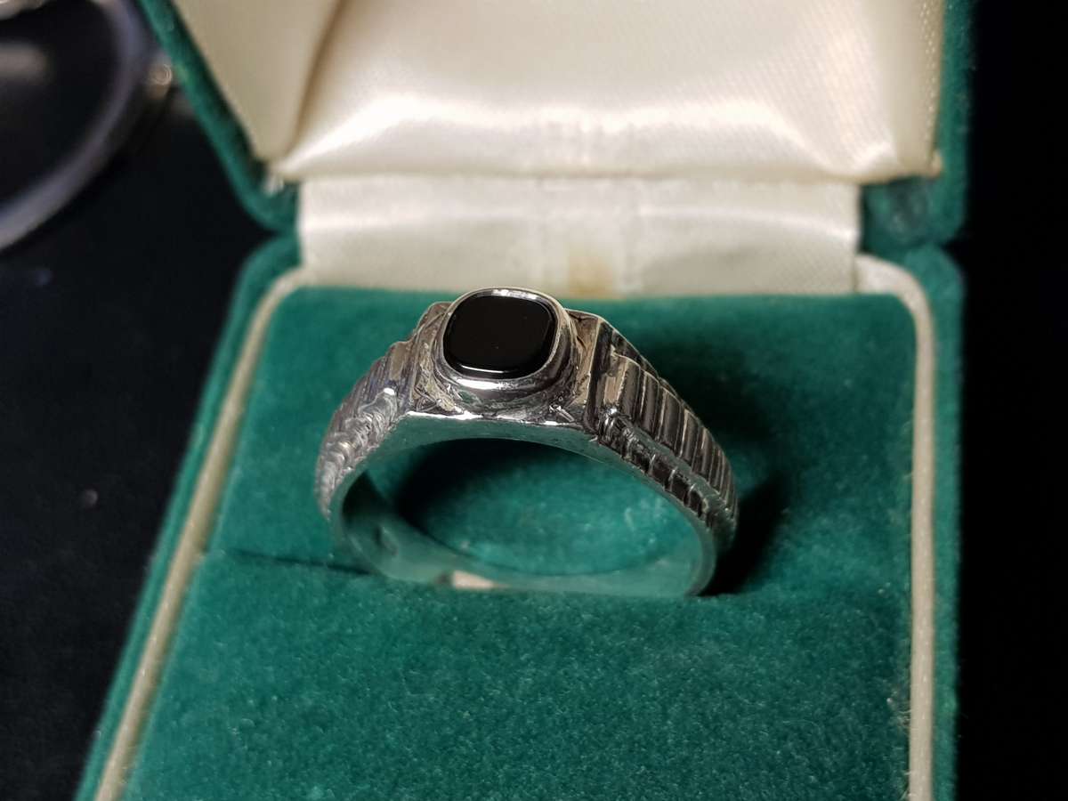 Lovely Genuine Solid Sterling Silver Ring In Excellent Condition - [6,25 g]